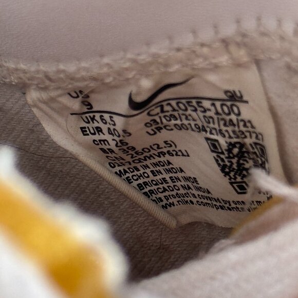 EUC Nike Blazer Mid '77 Vintage White Black CZ1055-100 Men’s 9 Women’s 10.5 - Picture 8 of 8